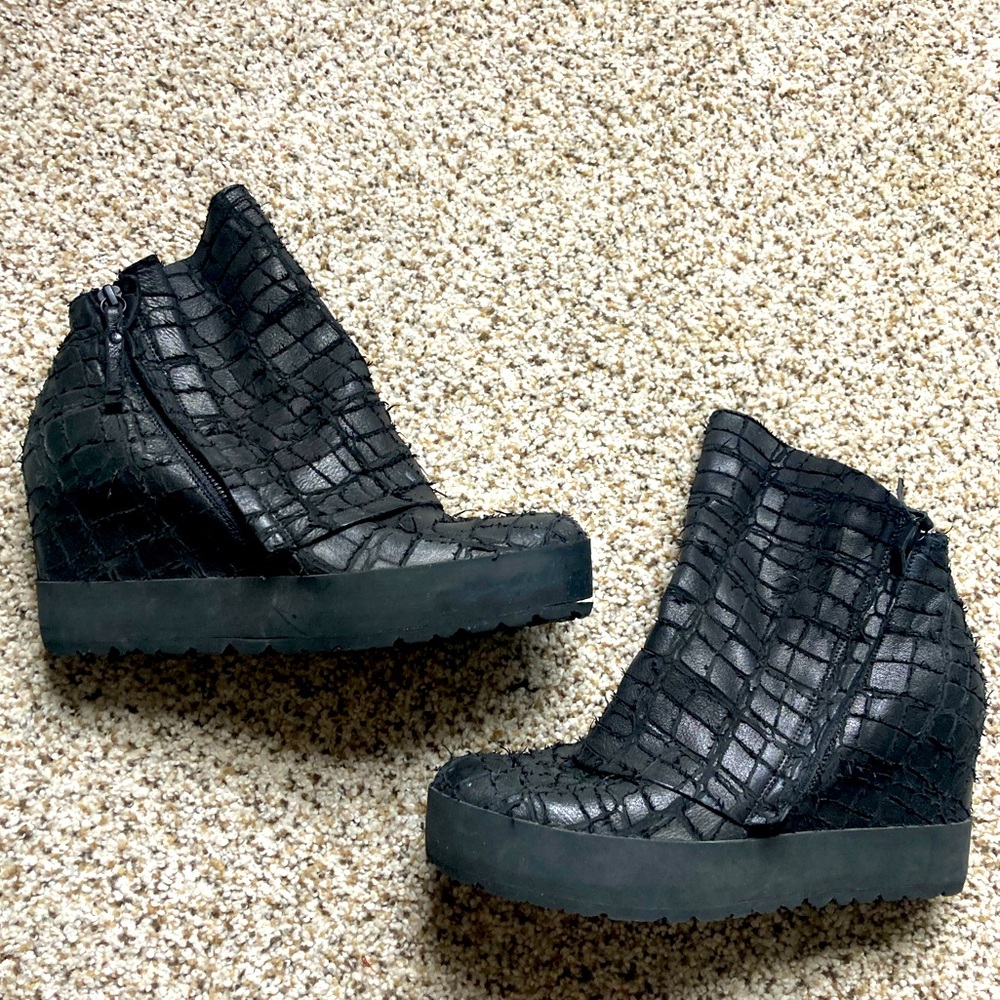Puro Secret wedge boots sz40